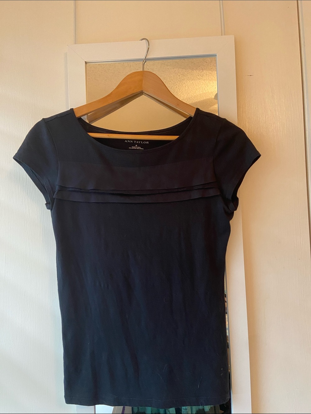 Ann Taylor Navy Short Sleeve Scoop Neck Top